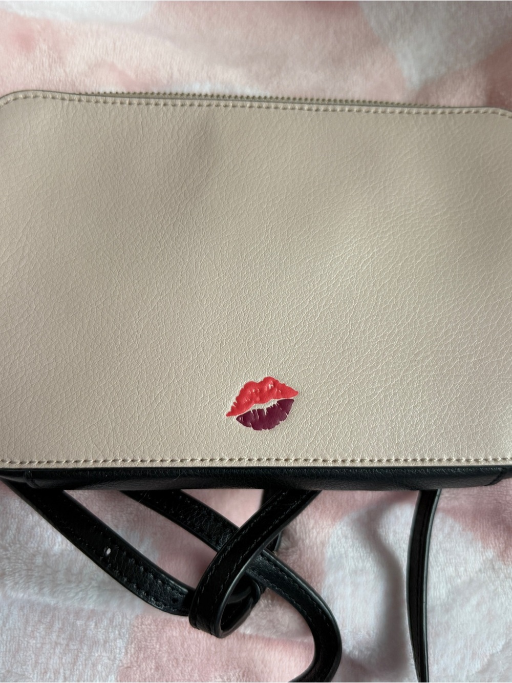 kate spade Beige Minnie Mouse Leather Crossbody with Cardholder NWOT - Picture 6 of 11